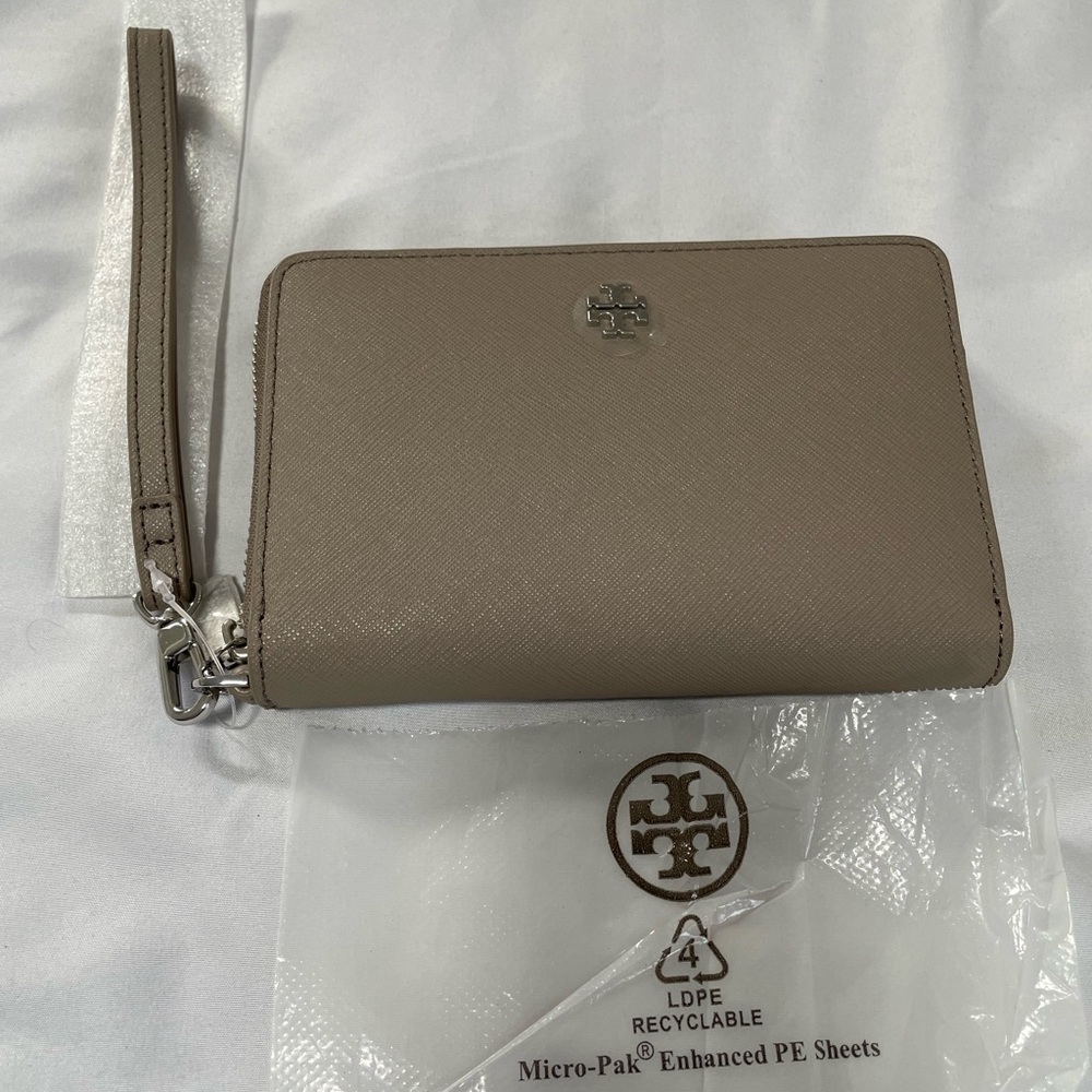 NWT Tory Burch wristlet